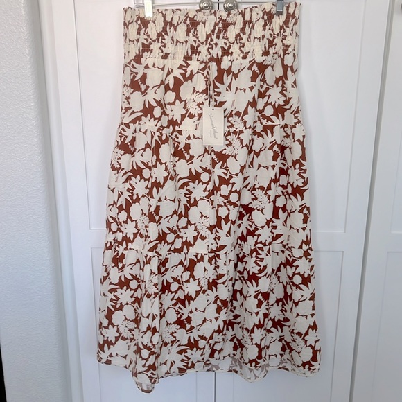 Universal Thread Women Floral Tiered Midi Skirt With Pockets Plus Size 4X NWT - Picture 3 of 5